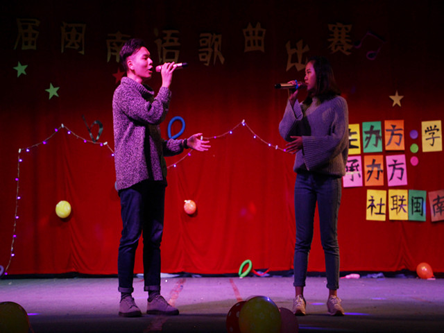 1481435078108258.jpg 康美-参赛选手深情对唱.jpg