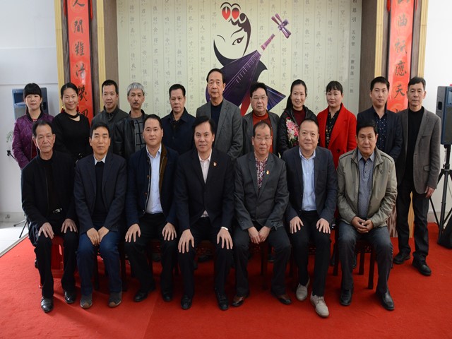 1488802583935072.jpg 美林-各领导与表演嘉宾合影.jpg
