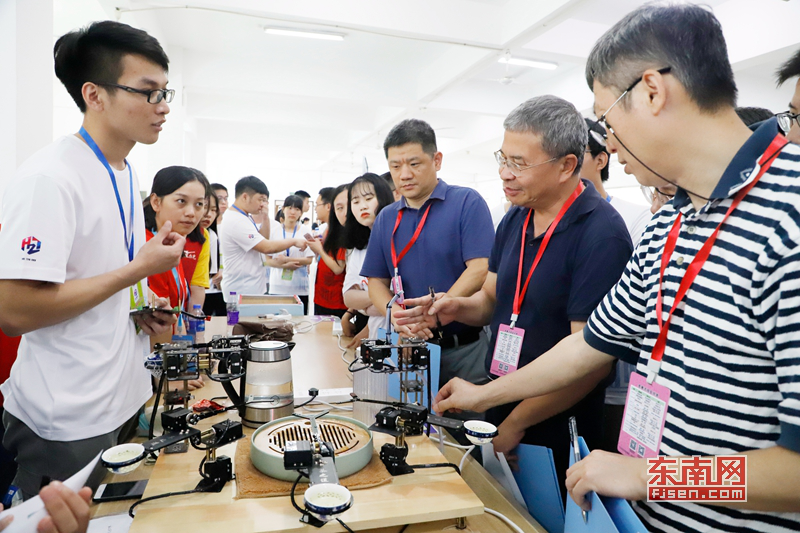 《东南网:第十二届福建省大学生单片机应用设计竞赛在闽南科技学院