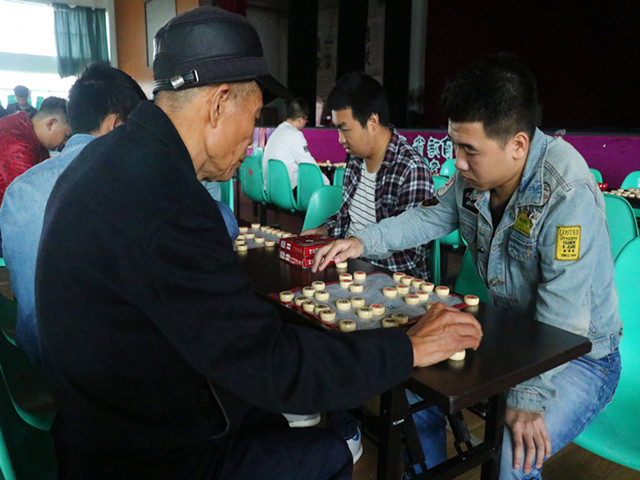 1480239106712770.jpg 康美-选手与老师博弈现场.JPG