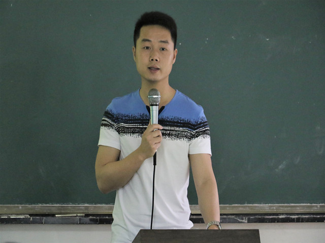1493189216137428.jpg 康美-团委书记庄天怀老师讲话.jpg