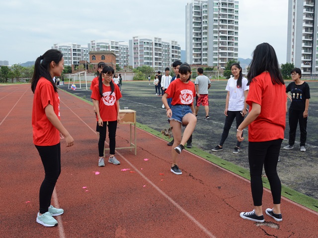 1477910275296575.jpg 美林-游戏《神毽手》.jpg
