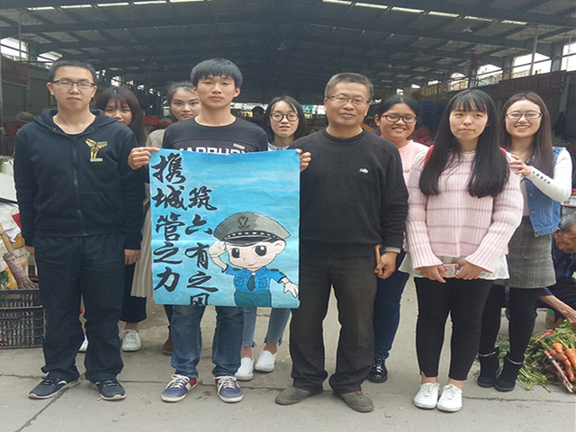 1490798682788065.jpg 老师与支部同学合影.jpg