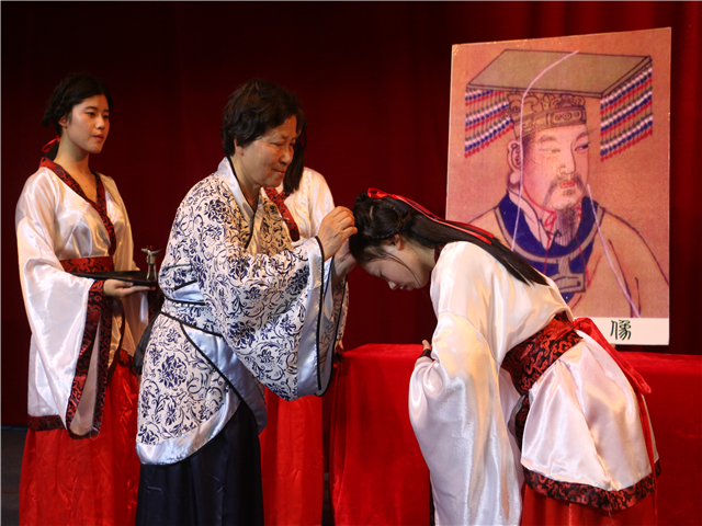 1495720013757204.jpg 康美-正宾为女青年加笄 .jpg