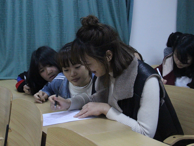1488448949183589.jpg 美林-同学做题.jpg