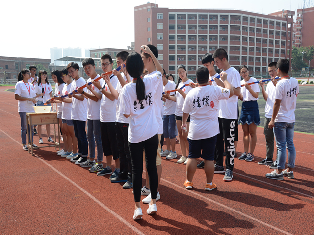 1477323373563708.jpg 美林-经管系团总支素拓游戏环节.jpg