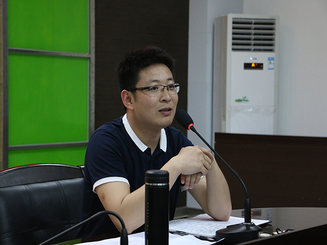 1491808047660447.jpg 康美-主讲人团委副书记曾荣根.JPG