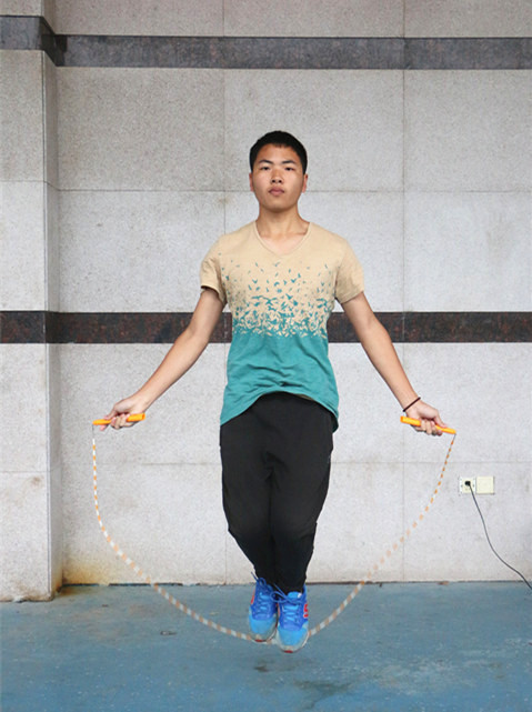 1480239415476449.jpg 康美-选手跳绳.jpg