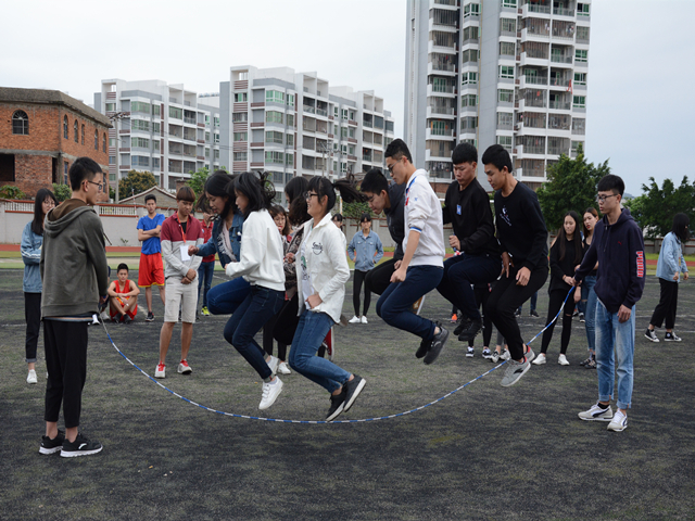 1493305387417472.jpg 美林-《集体跳绳赛》.jpg