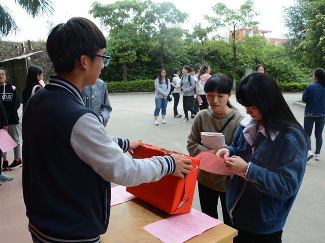 1480683814569257.jpg 美林-同学抽红军饭券.jpg