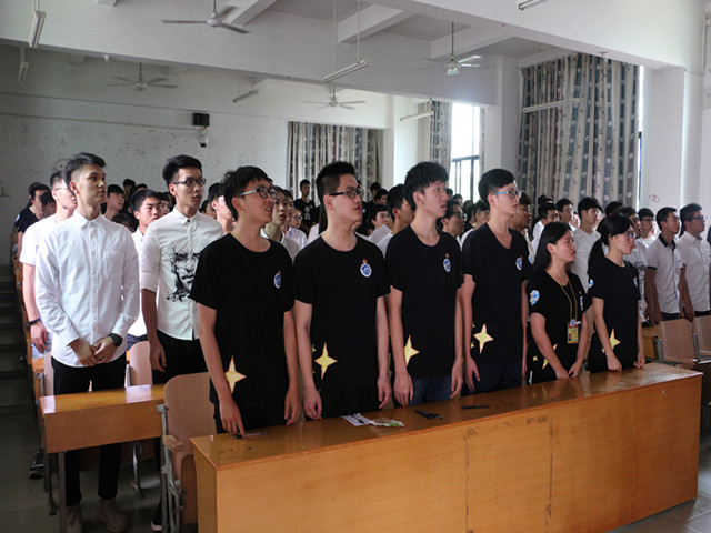 1495772819745123.jpg 康美-全体学生起立合唱团歌.jpg