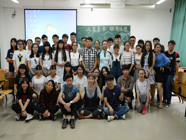 1476942624651189.jpg 美林-登山协会、嘉木茶道社与飞扬诗社成员合影.jpg