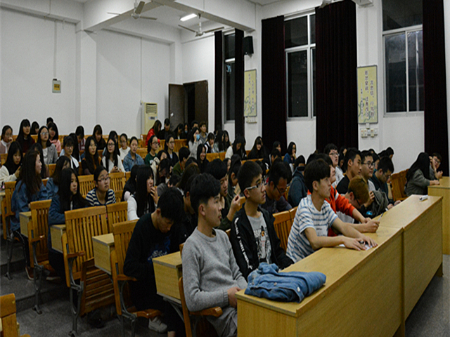 1489571112905613.jpg 美林-团员听讲.jpg