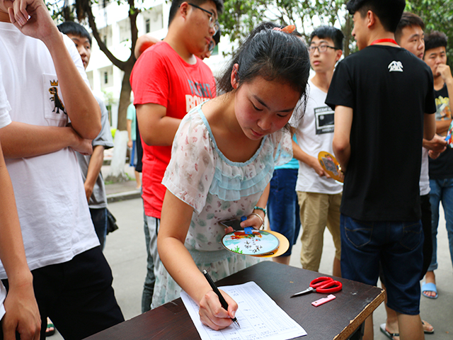 1496287178187757.jpg 康美-专业代表人签字领取粽子 (2).jpg