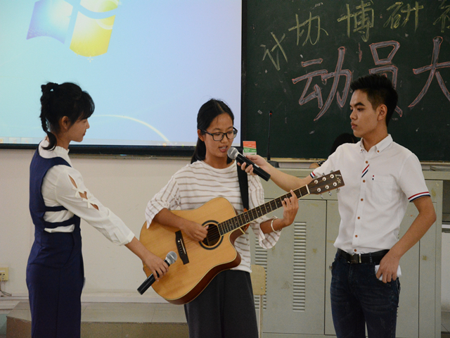 1477807255559185.jpg 美林-吉他表演.jpg