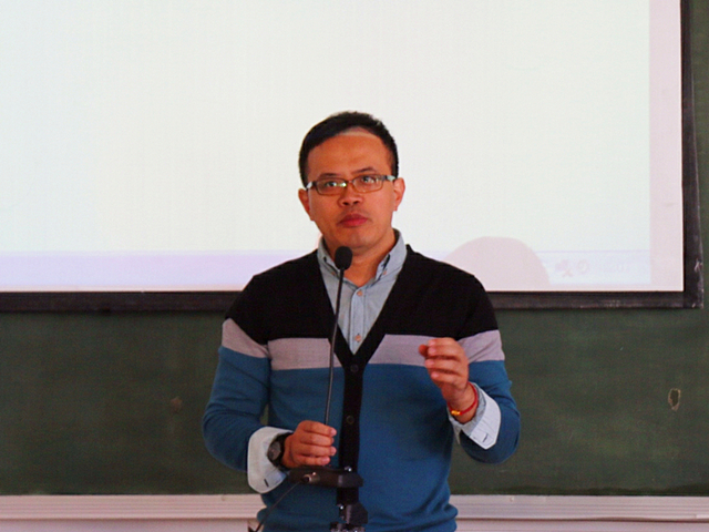 1480948148983309.jpg 经济管理系主任潘雄老师进行总结.jpg